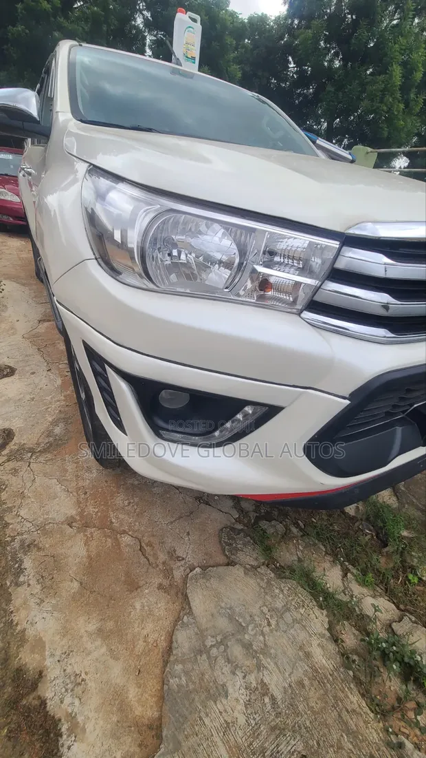 2019 Toyota Hilux V6 - Accident Free - 1