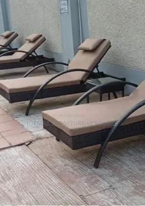 High Quality Rattan Pool Lounger with Side Stool