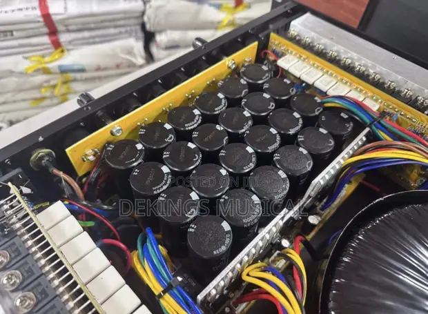 Special EV 10000 4-Channel Power Amplifier - 1