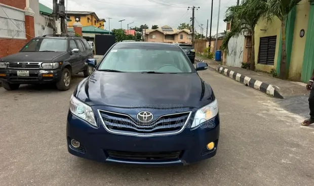 Toyota Camry 2010 Shuɗi - 1