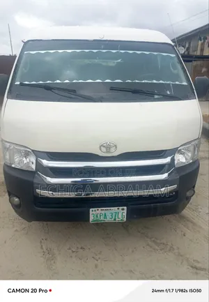 Toyota HiAce 2002 Fari