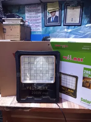 Vellmax 200W Solar Flood Light