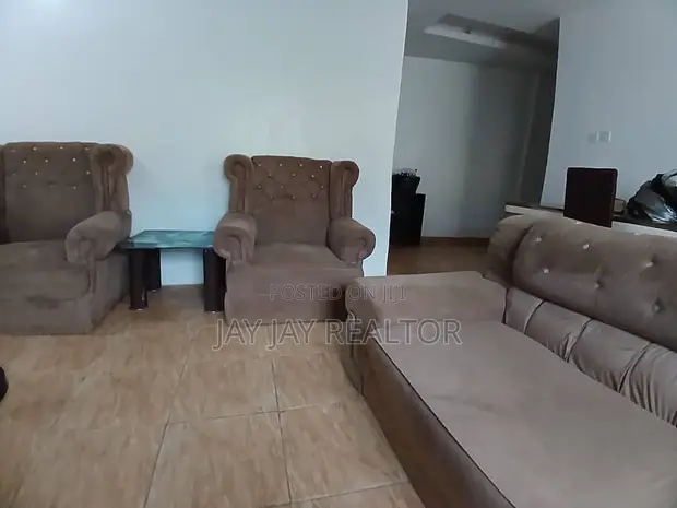 3 Bedroom Block of Flats for Rent in Dakwo District - 1