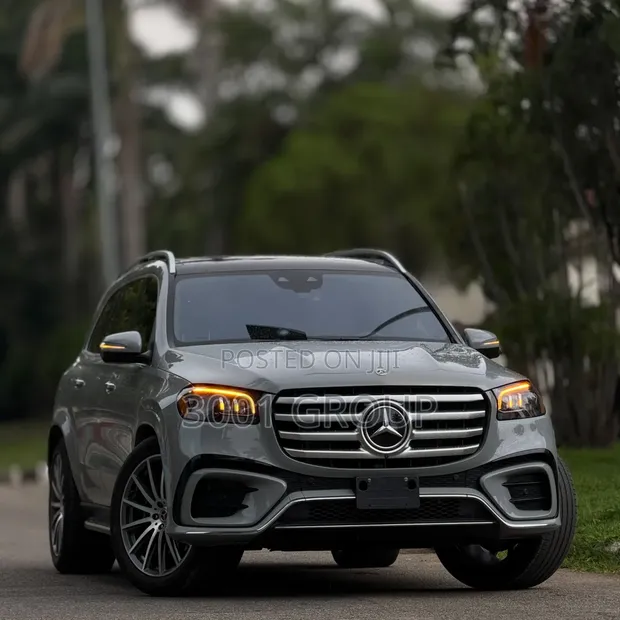 Mercedes-Benz GLS-Class 450 4MATIC 2026 Grey - 1
