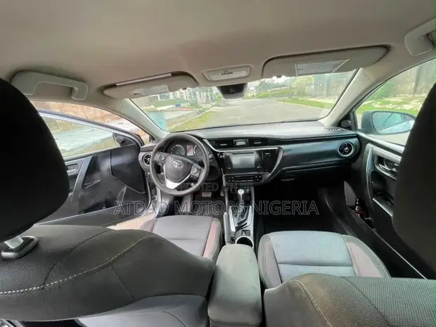 2017 Toyota Corolla LE Sedan - Silver - 1