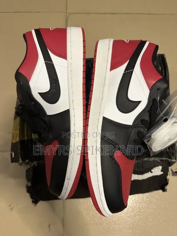 Nike SB Dunk Low Sneakers - 1