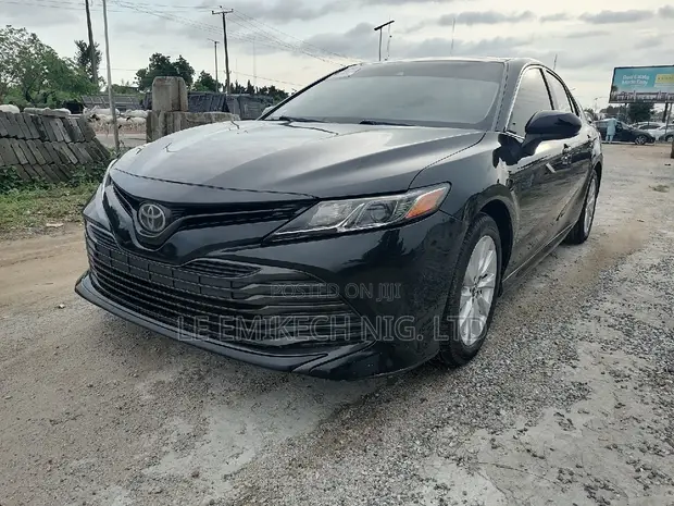 2018 Toyota Camry LE - 1