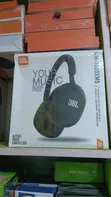 JBL WH-1000XM5 Wireless Headphones - 2