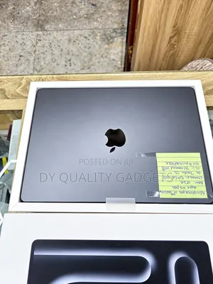 Apple MacBook Pro 2023 M3 Pro 14" 18GB RAM 512GB SSD Space Black