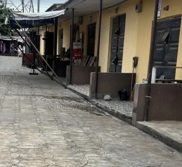 27 Shops for Sale in Sabo Ikorodu - 1
