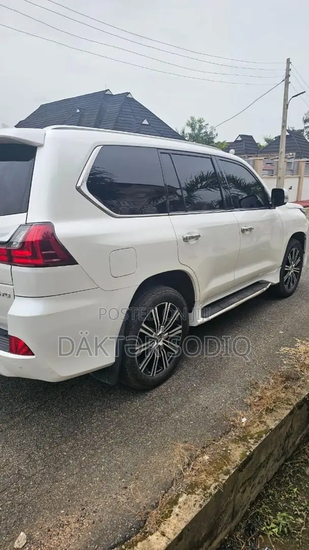 Lexus LX 570 2018 White - 1