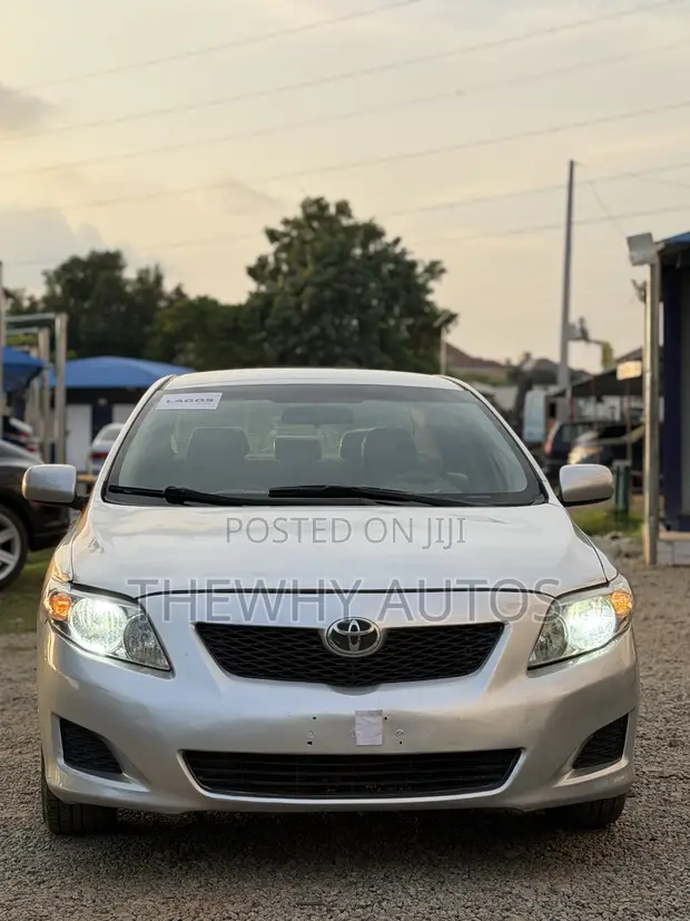 Toyota Corolla LE Sedan 2010 - 1