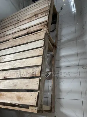 Customized Wooden Bed Pallets (4.5x6 ft)