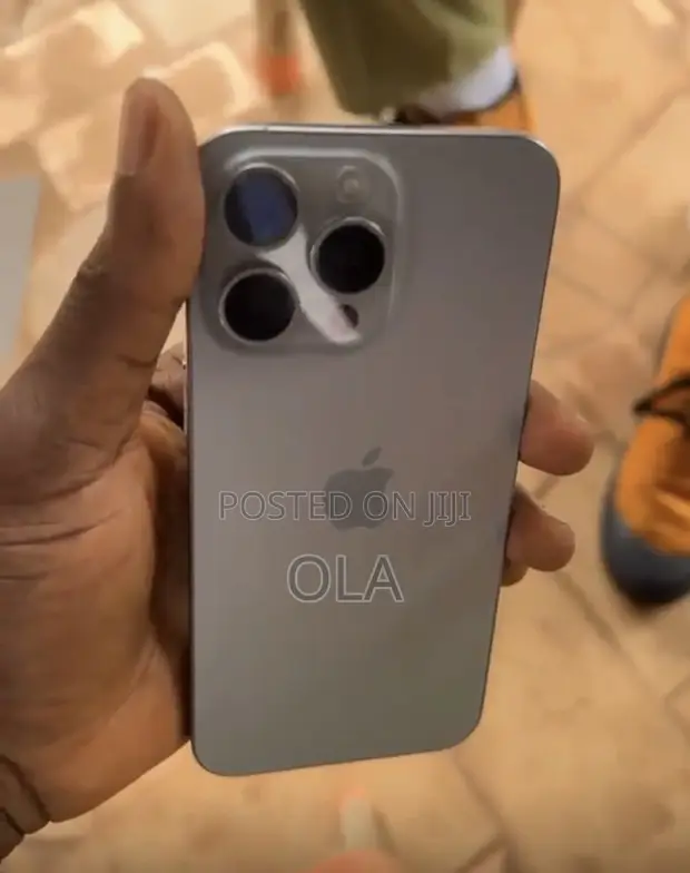 Apple iPhone 15 Pro Max 512GB Silver - 1