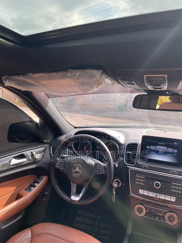 2018 Mercedes-Benz GLE 350 Black - 1
