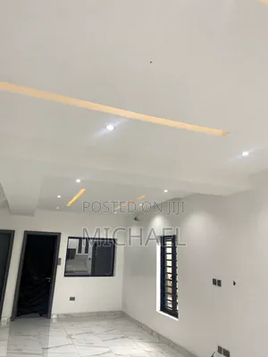 3 Bedroom Block of Flats don haya a Lekki Phase 1
