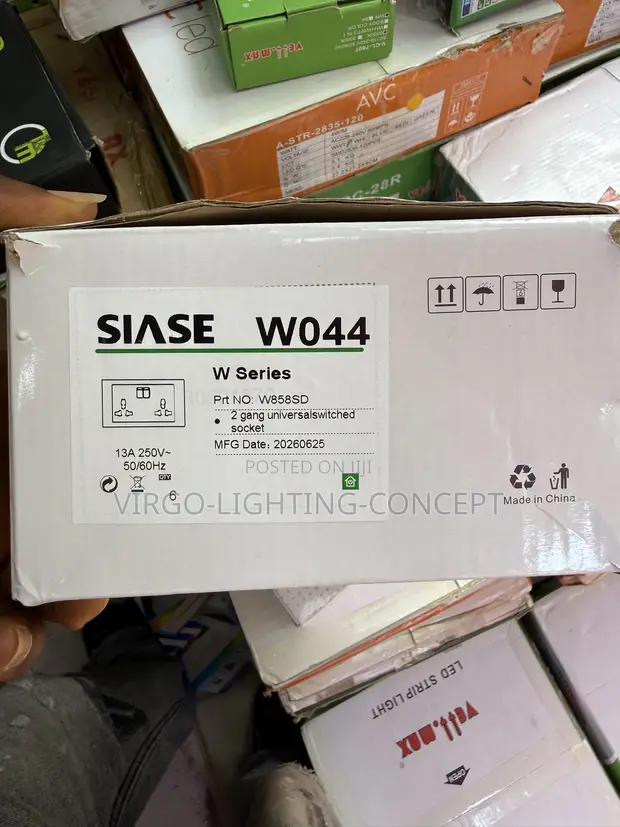 SIASE 2-Gang Universal Switched Wall Socket - 1