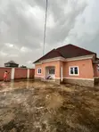 3 Bedroom Bungalow Mai Zaman Kanta a Kubwa Don Siyawa - 1