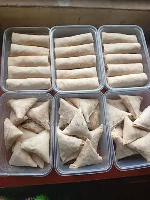 Ready to Fry Samosas and Spring Rolls (24 Pieces)