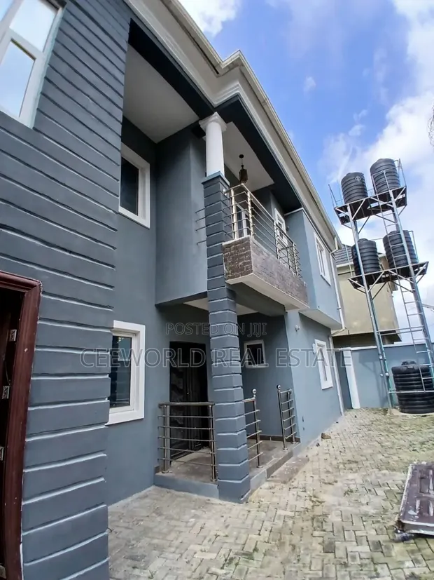 3 Bedroom Apartment for Rent in Oke Ibukun Estate, Akala Express - 1