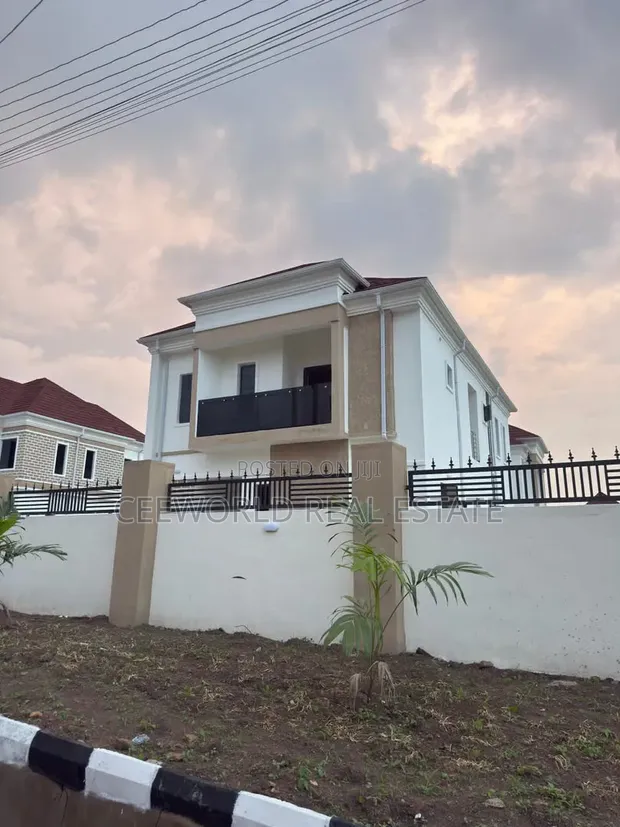 5-Bedroom Duplex for Sale in Kolapo Ishola GRA, Akobo - 1