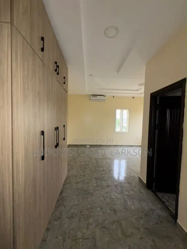 6-Bedroom Duplex Don haya a Guzape District, Abuja - 1
