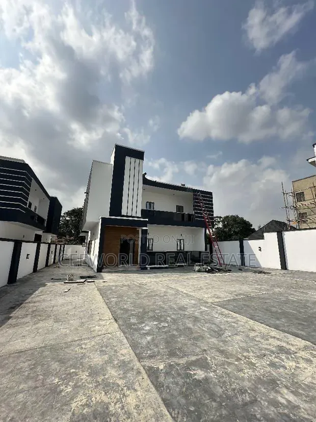 5-Bedroom Duplex with BQ in Oluyole Estate, Ibadan - 1