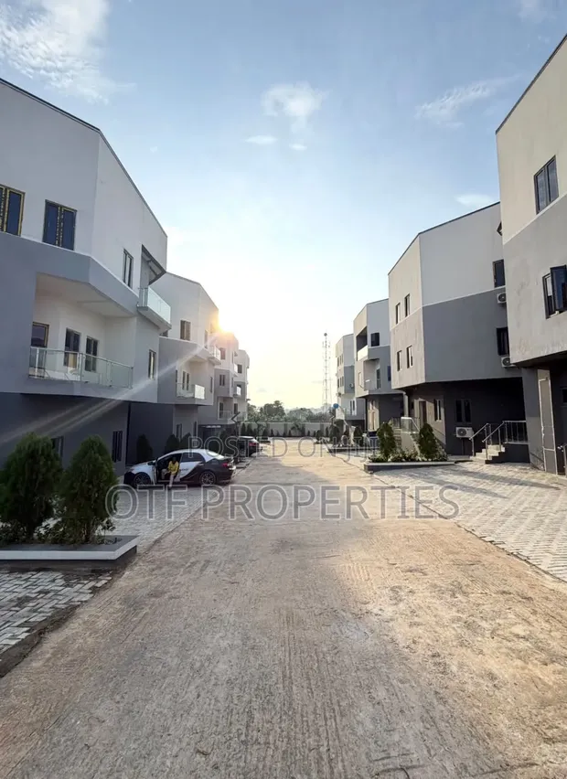 4 Bedroom Maisonette for Rent in Wuye - 1