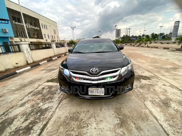2012 Toyota Venza AWD Black - 1