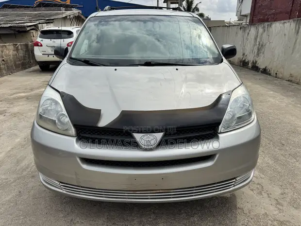 2007 Toyota Sienna LE 4WD Silver - 1