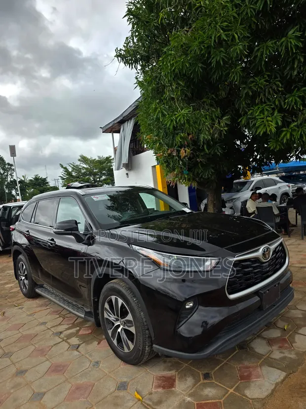 2022 Toyota Highlander Limited Edition - 1
