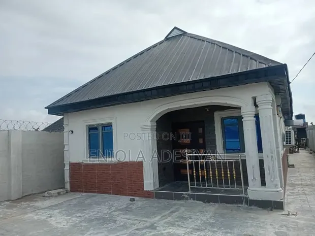 Mini Flat Mai Cikakken kayan daki don haya a Gorpa Estate, Igbogbo - 1