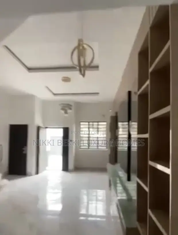 Furnished 2-Bedroom Duplex a Cikin Estate Mai Alatu, Sangotedo - 1