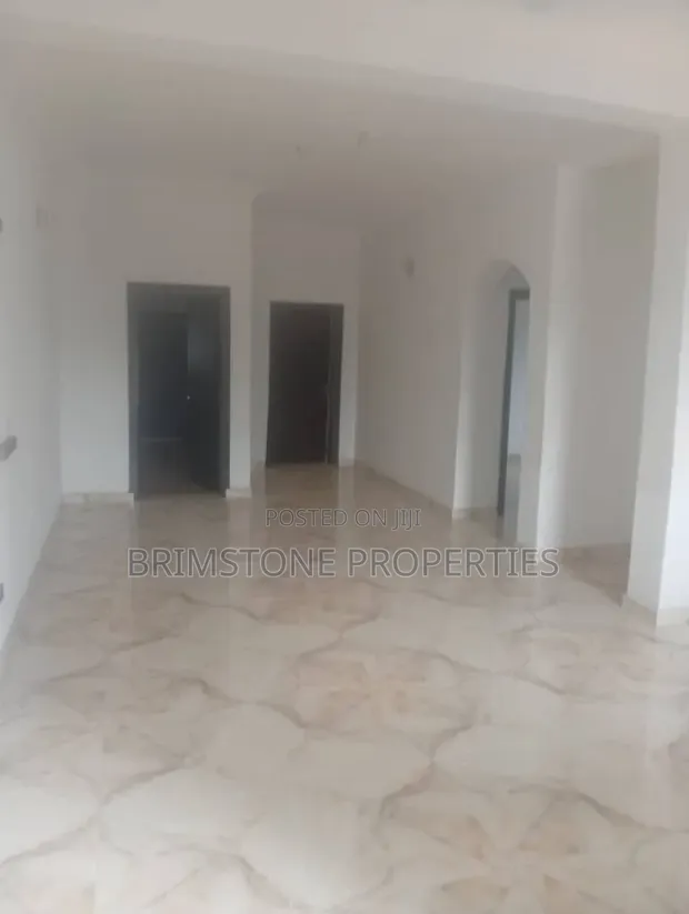 Gidan Daje Mai Dakuna 3 da Aka Shirya, Ana Sawa, Hanyar Lekki-Epe - 1