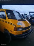 Volkswagen Transporter 2007 Yellow - 3