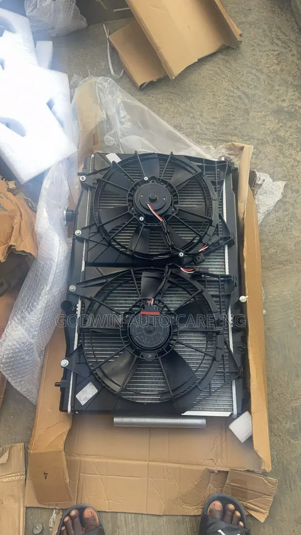 Cikakken Radiator Fan Condenser na Honda Accord 2028 - 1