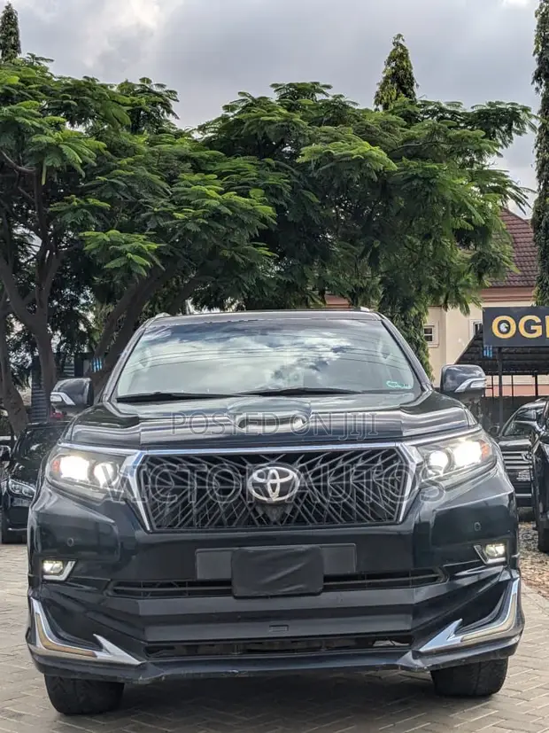 Toyota Land Cruiser Prado 4.0 2019 Black - 1