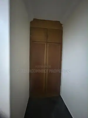 Gidan Wanka 3 Bedroom Mai Sabis don Sawa a Lekki Phase 1
