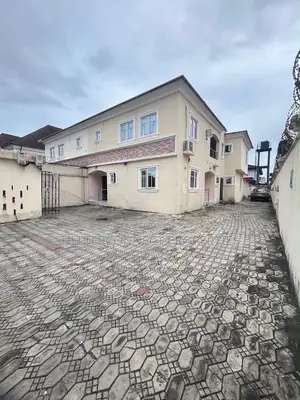 Gidan haya na dakuna 3 a Lekki Phase 1
