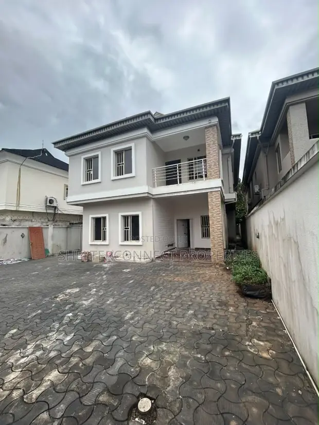 5-Bedroom Duplex with BQ for Rent in Lekki Phase 1 - 1
