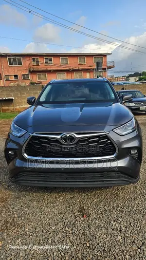 2022 Toyota Highlander Gray