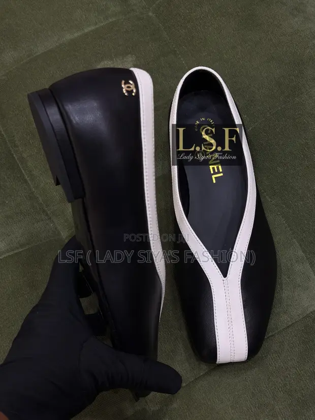 Luxury Channel Flat Shoes - Black - 1