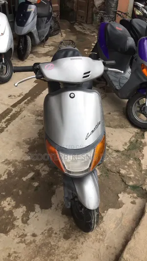 Suzuki Let's Scooter 2023 - Launin Launuka