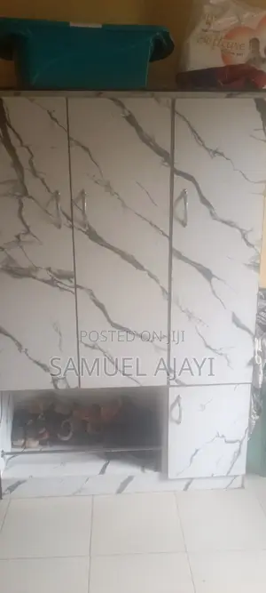 Royal Wardrobe Mai Kofofi 3 na HDF Wood