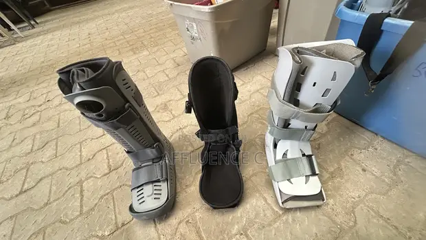Orthopedic Moon Boot / Aircast Walking Boot - 1