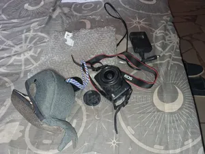 Canon EOS M10 Digital Camera
