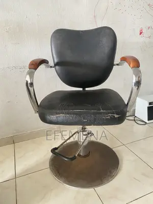 Barbing Chair - Used
