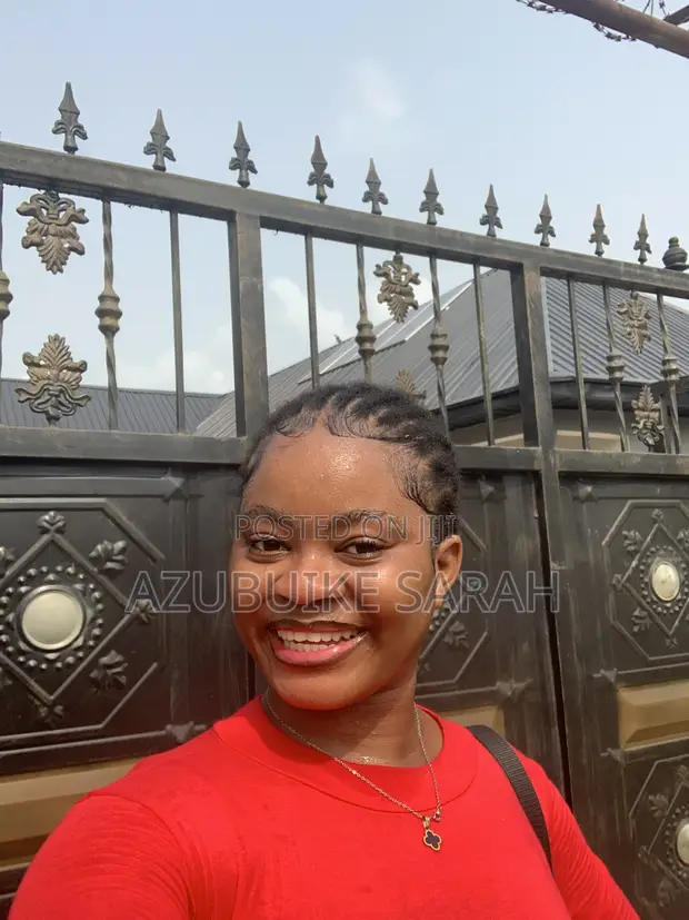 Biochemistry Graduate Neman Matsayin Jami'in Lafiya - 1