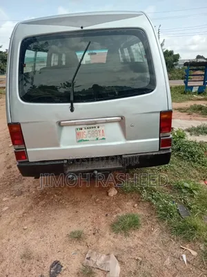 Mazda E2000 Bus 2000