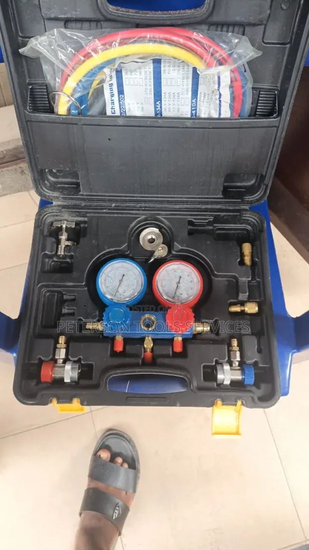 3-Way AC Diagnostic Manifold Gauge Set - 1